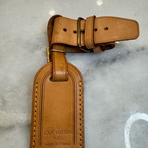 Louis Vuitton Luggage and Poignet - Picture 4 of 8